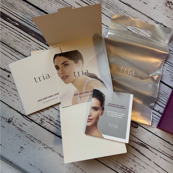 EUC Tria Age-Defying Laser,  Packaging & Accessories - No Skincare Starter Set - Picture 14 of 17